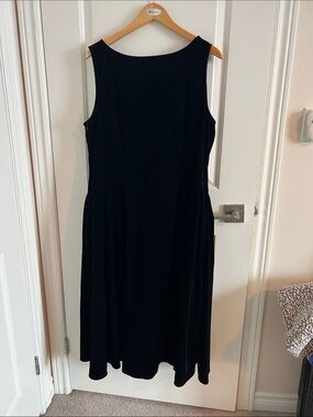 Cider Black Sleeveless Midi Dress